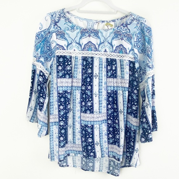 Anthropologie Tops - Fig and Flower Anthropologie Bell Sleeve Top